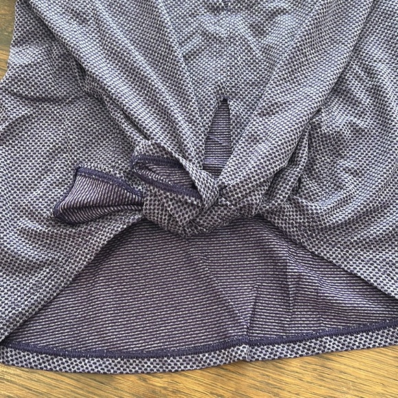 Lululemon Keyhole and tie back tank - Picture 5 of 6